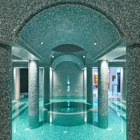 圣乔治水疗酒店及高尔夫海滩度假村