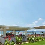 Resort St George & (adults Only)