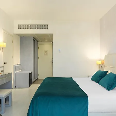 St George & (adults Only) Semesteranläggning (resort) Klorakas