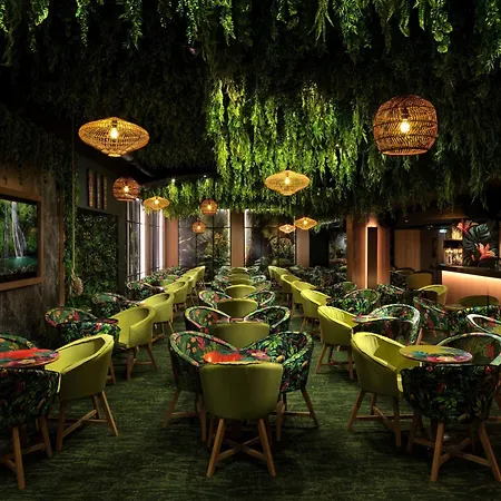 St George & (adults Only) Klorakas