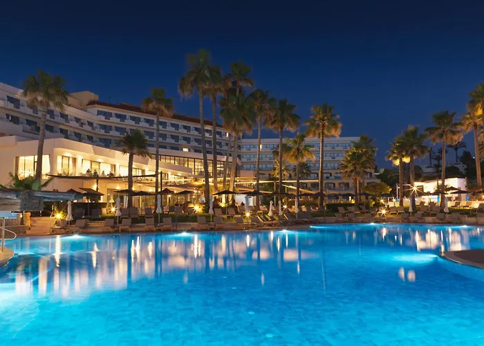 St George & (adults Only) Klorakas